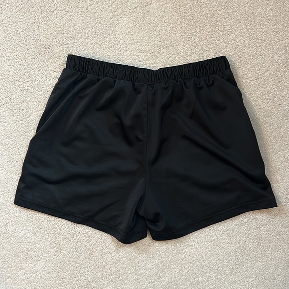 Adidas draw string shorts - Picture 2 of 3